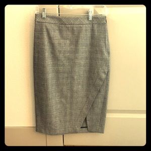 Banana Republic Plaid Pencil Skirt. Size 0. ✏️✏️